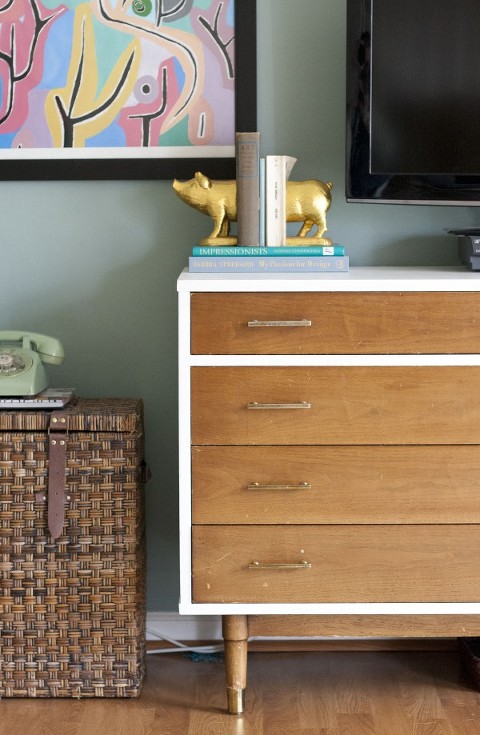 DIY Tutorial! Two-Toned, Rustic, Mid-Century Modern Dresser Make-over: Make  that old furniture AWESOME!!! ⋆ Jeweled Interiors