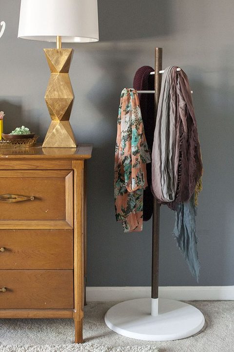 DIY Two-Tone Scarf Stand - Dream Green DIY