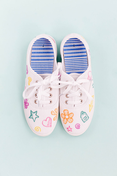 How To Make DIY Back-To-School Doodle Sneakers - Dream Green DIY