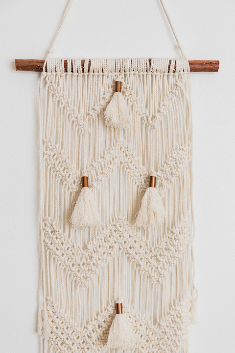 How To Make A Macramé Wall Hanging - Dream Green DIY