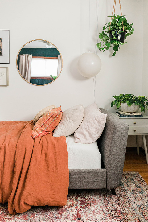 How to Style a Daybed with Pillows