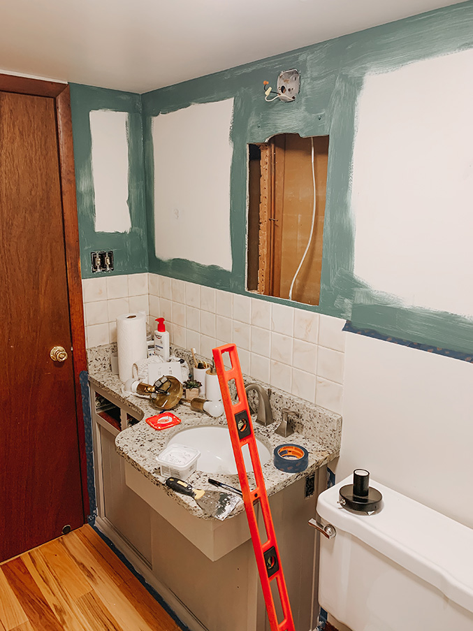 How to paint bathroom walls