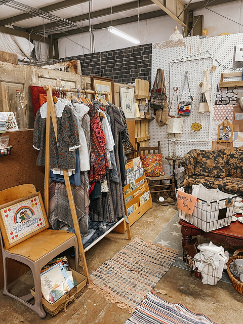 Vintage stores outlet nearby