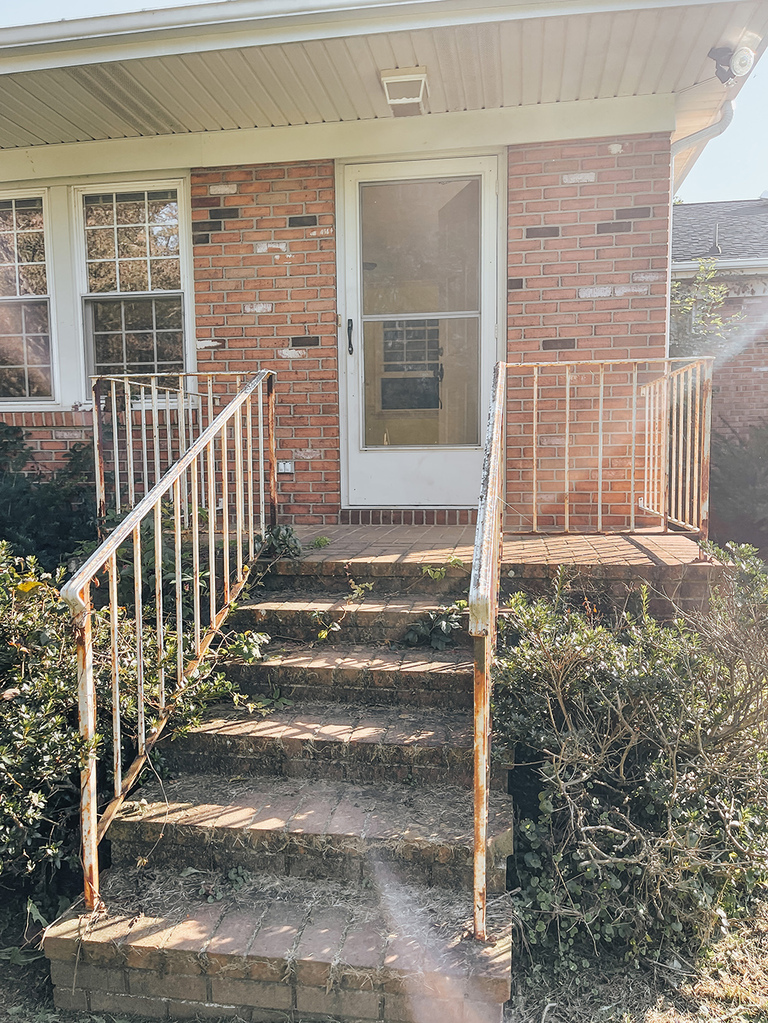 How To Restore An Old Metal Railing