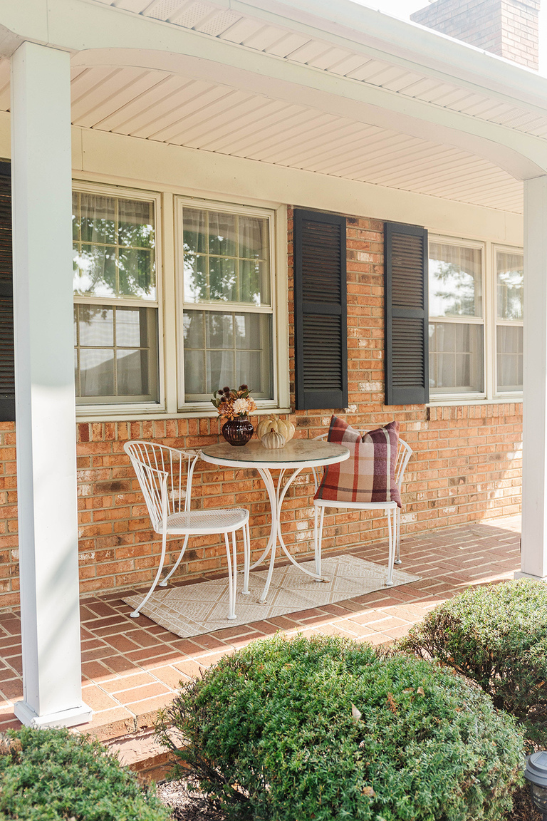 How To Style A Modern Fall Front Porch