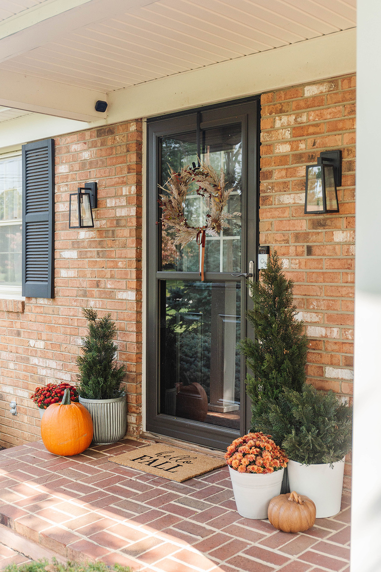 How To Style A Modern Fall Front Porch