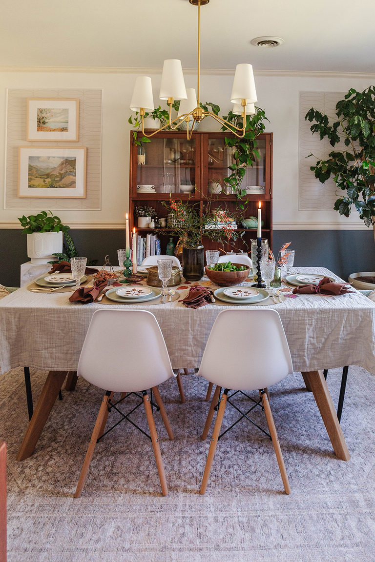 Modern Thanksgiving Tablescape Ideas