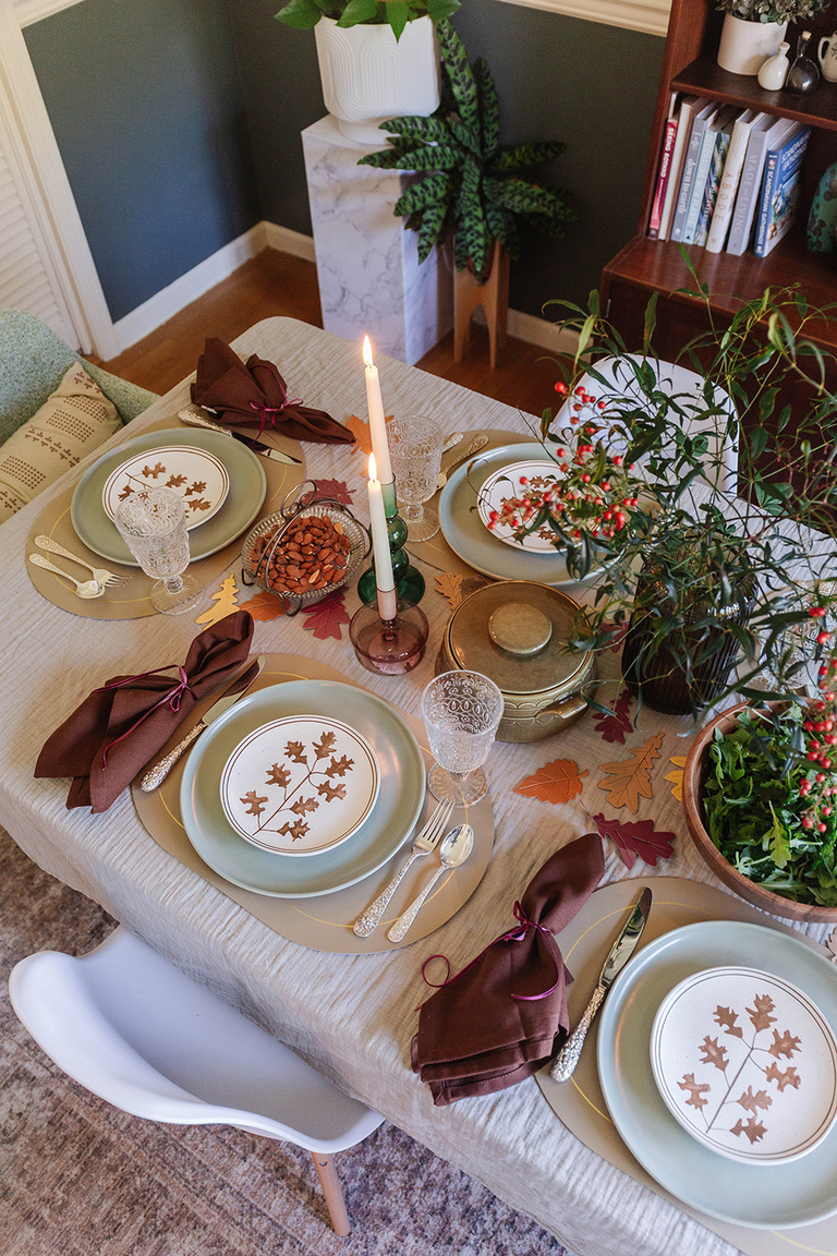 Modern Thanksgiving Tablescape Ideas